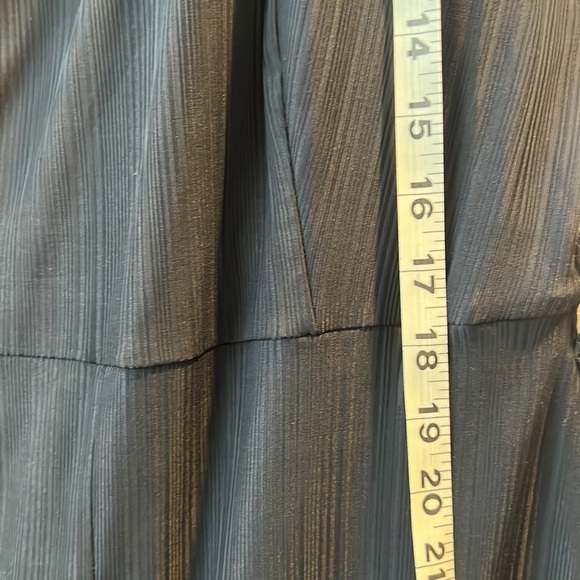 Lulu’s Black Swan, Flirty, Funky & Fabulous,Sexy Layered look, Classic,Timeless - Picture 11 of 15